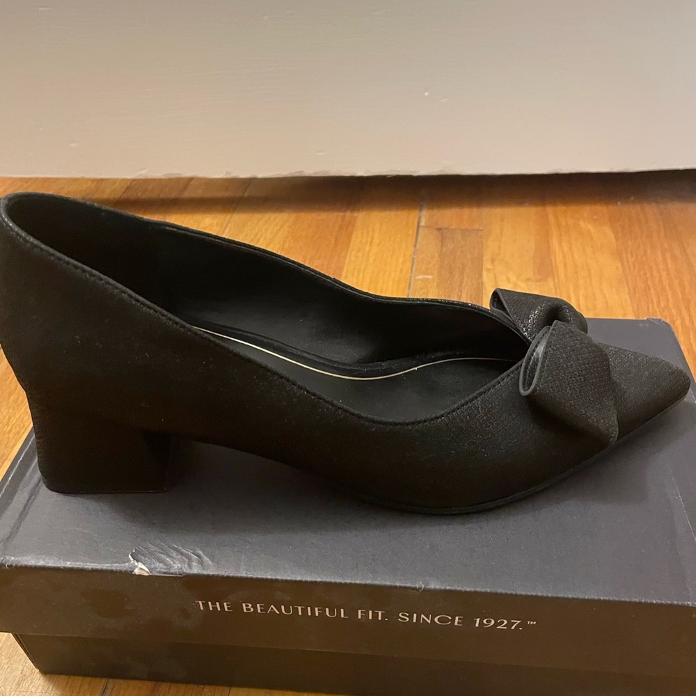 Naturalizer Black Wide Width Mavis Shoes